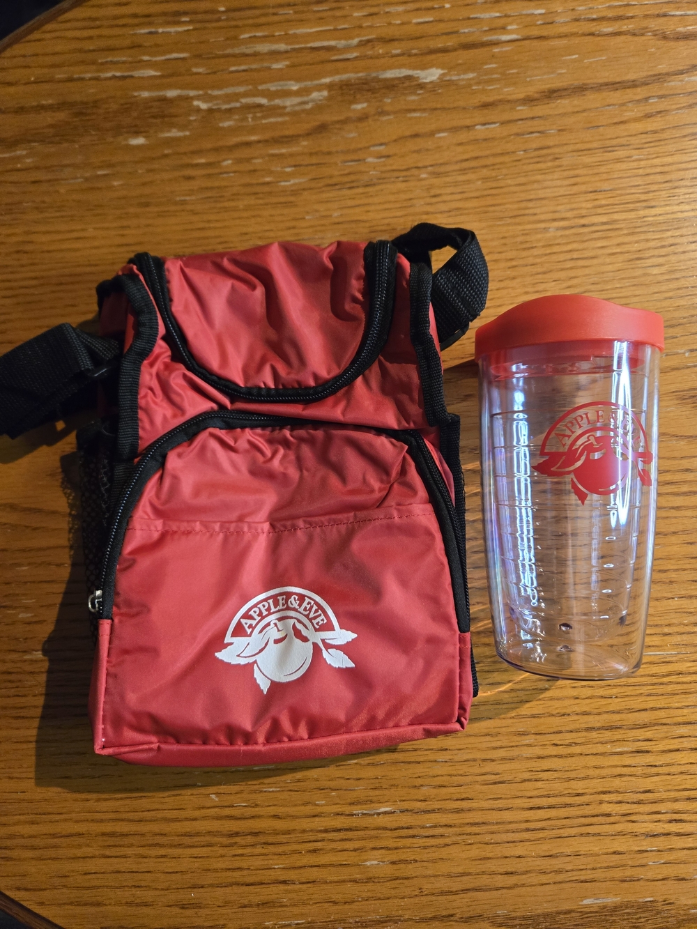 Apple & Eve Red Insulated Lunch Bag with Tumbler
